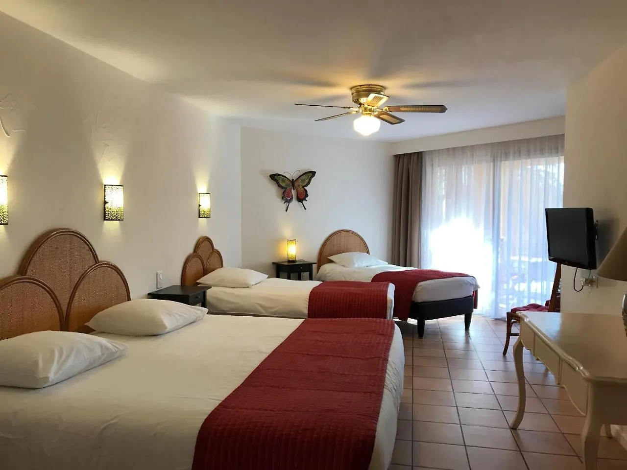 Hotel Bellerive Rasteau 3*,